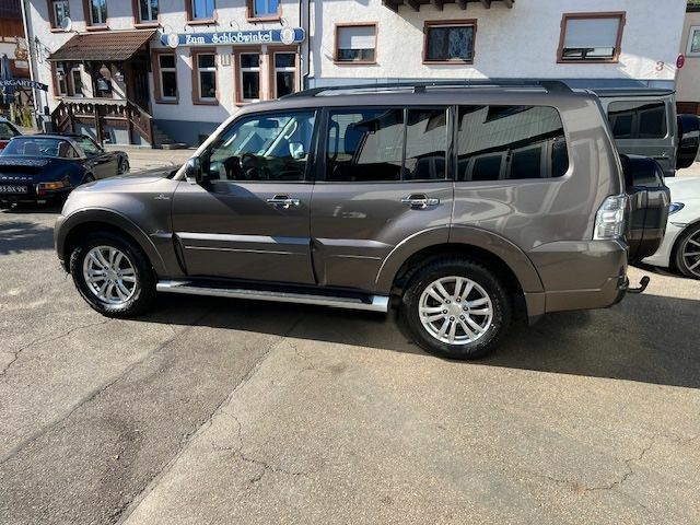 Міцубісі Паджеро 2017 у Європі на Automoto.ua Коричневий Міцубісі Паджеро, об'ємом двигуна 3.2 л та пробігом 140 тис. км за 40632 $, фото 14 на Automoto.ua