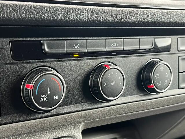 Фольксваген Крафтер 2021 в Европе на Automoto.ua Черный Фольксваген Крафтер, объемом двигателя 1.97 л и пробегом 51 тыс. км за 39894 $, фото 13 на Automoto.ua