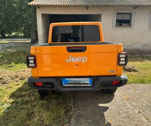 Джип Gladiator 2022 в Европе на Automoto.ua Черный Джип Gladiator, объемом двигателя 2.99 л и пробегом 50 тыс. км за 44484 $, фото 3 на Automoto.ua