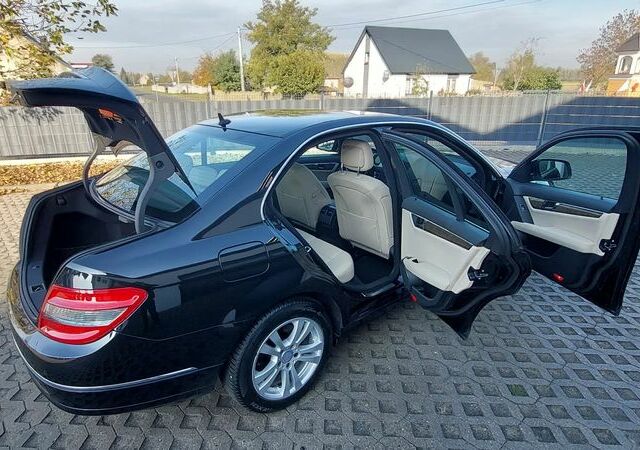 Мерседес Ц-Клас 2008 у Європі на Automoto.ua Чорний Мерседес Ц-Клас, об'ємом двигуна 1 л та пробігом 189 тис. км за 8463 $, фото 22 на Automoto.ua