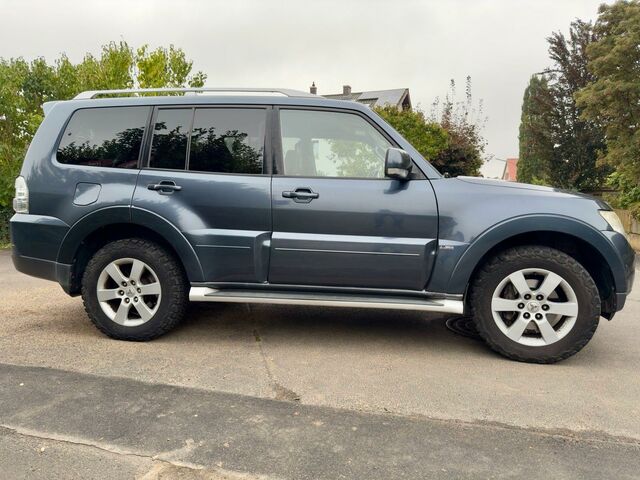 Міцубісі Паджеро 2009 у Європі на Automoto.ua Синій Міцубісі Паджеро, об'ємом двигуна 0 л та пробігом 260 тис. км за 12500 $, фото 4 на Automoto.ua