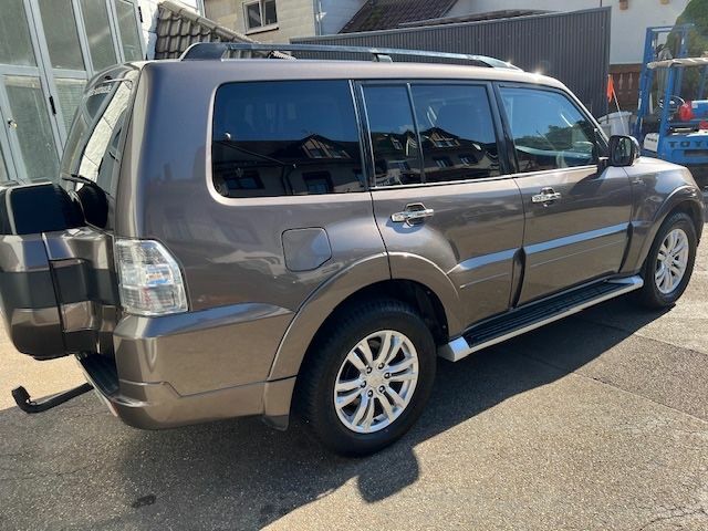 Міцубісі Паджеро 2017 у Європі на Automoto.ua Коричневий Міцубісі Паджеро, об'ємом двигуна 3.2 л та пробігом 140 тис. км за 40632 $, фото 10 на Automoto.ua