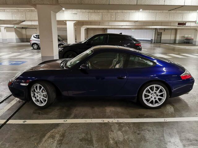 Синій Порше 996, об'ємом двигуна 3.39 л та пробігом 112 тис. км за 41885 $, фото 6 на Automoto.ua
