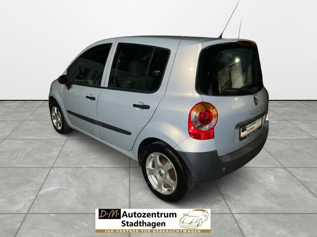 Рено Модус 2005 у Європі на Automoto.ua Сірий Рено Модус, об'ємом двигуна 1.15 л та пробігом 134 тис. км за 3438 $, фото 1 на Automoto.ua