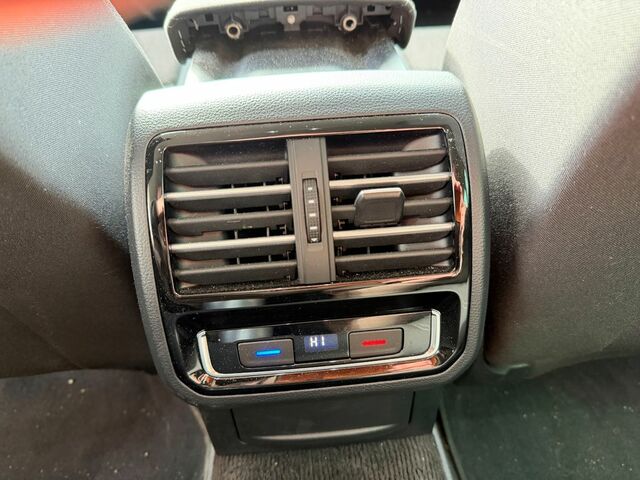 Фольксваген Пассат Вариант 2015 в Европе на Automoto.ua Фольксваген Пассат Вариант, объемом двигателя 1.6 л и пробегом 279 тыс. км за 8829 $, фото 13 на Automoto.ua