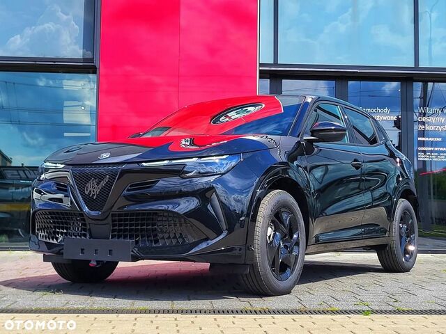 Альфа Ромео Джуниор 2025 в Европе на Automoto.ua Черный Альфа Ромео Джуниор, объемом двигателя 1 л и пробегом 390 тыс. км за 30194 $, фото 1 на Automoto.ua