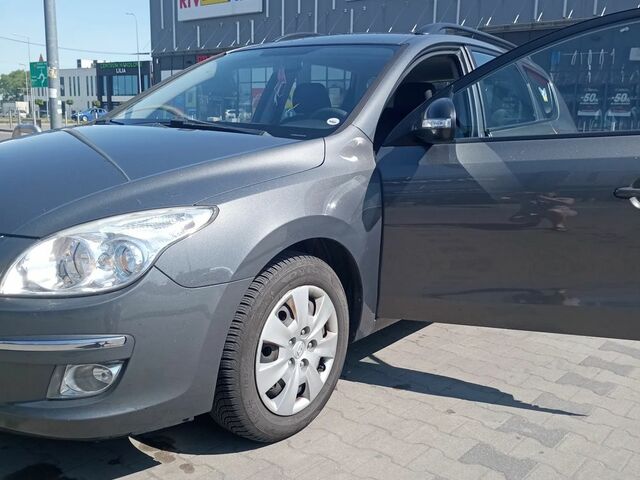 Хендай i30, об'ємом двигуна 1.58 л та пробігом 265 тис. км за 3888 $, фото 10 на Automoto.ua