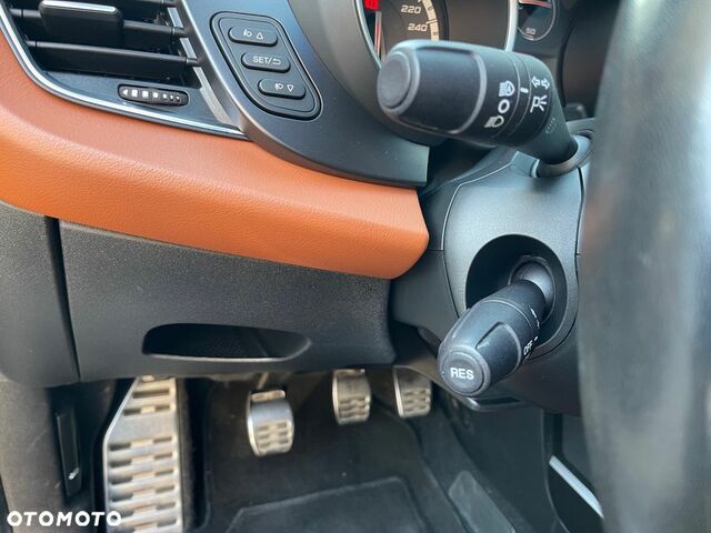 Альфа Ромео Джульетта 2014 в Европе на Automoto.ua Черный Альфа Ромео Джульетта, объемом двигателя 1 л и пробегом 168 тыс. км за 7967 $, фото 25 на Automoto.ua