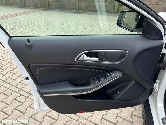 Мерседес ГЛА-Класс 2018 в Европе на Automoto.ua Белый Мерседес ГЛА-Класс, объемом двигателя 2.14 л и пробегом 137 тыс. км за 19783 $, фото 28 на Automoto.ua