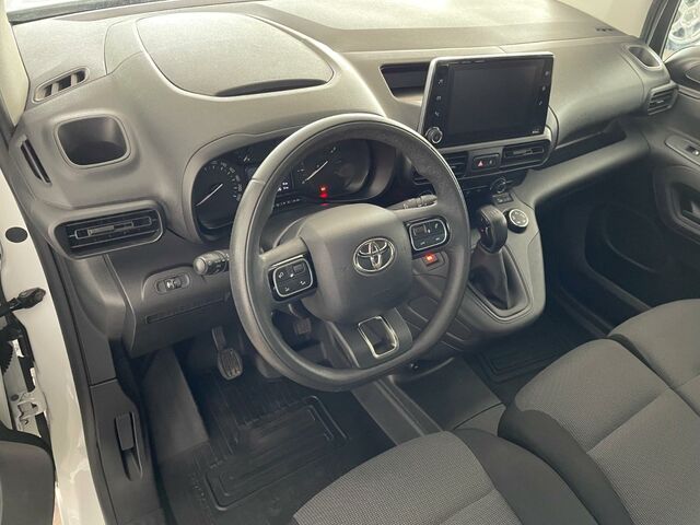 Тойота Proace Verso 2021 в Европе на Automoto.ua Белый Тойота Proace Verso, объемом двигателя 1.5 л и пробегом 112 тыс. км за 10990 $, фото 9 на Automoto.ua