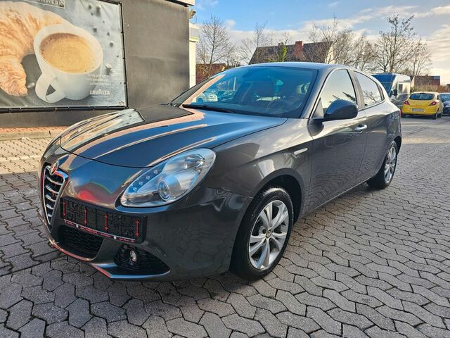 Сірий Альфа Ромео Giulietta, об'ємом двигуна 1.96 л та пробігом 193 тис. км за 4347 $, фото 1 на Automoto.ua