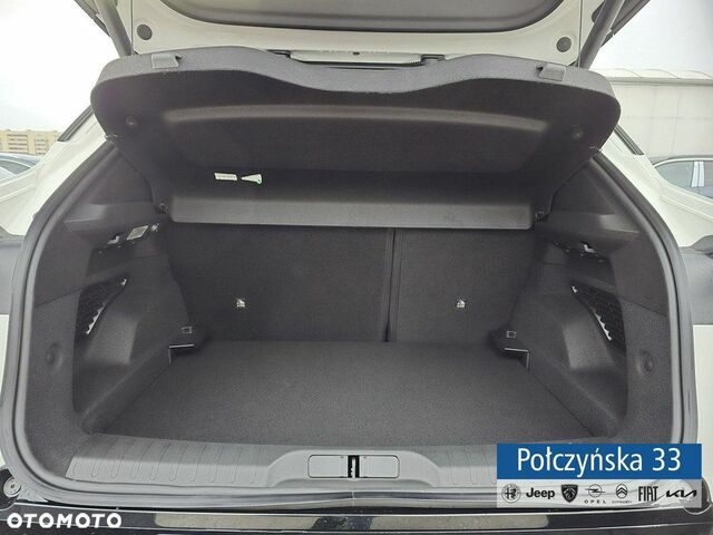 Альфа Ромео Джуниор 2024 в Европе на Automoto.ua Белый Альфа Ромео Джуниор, объемом двигателя 1 л и пробегом 7 тыс. км за 32177 $, фото 7 на Automoto.ua