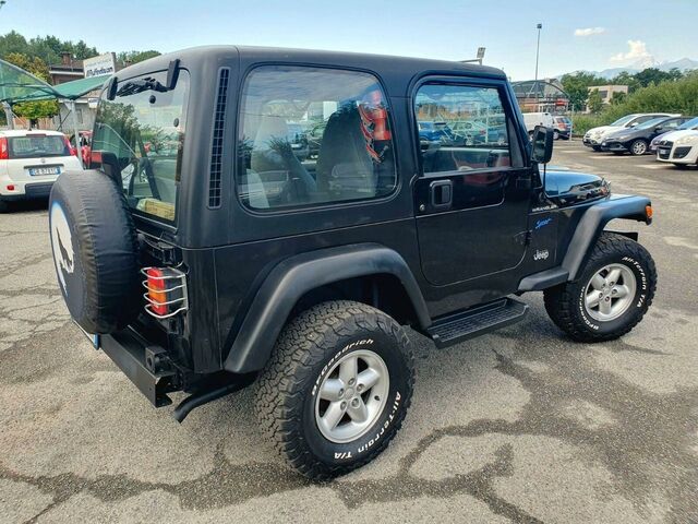 Джип Вранглер 1998 в Европе на Automoto.ua Черный Джип Вранглер, объемом двигателя 2.46 л и пробегом 156 тыс. км за 14900 $, фото 3 на Automoto.ua