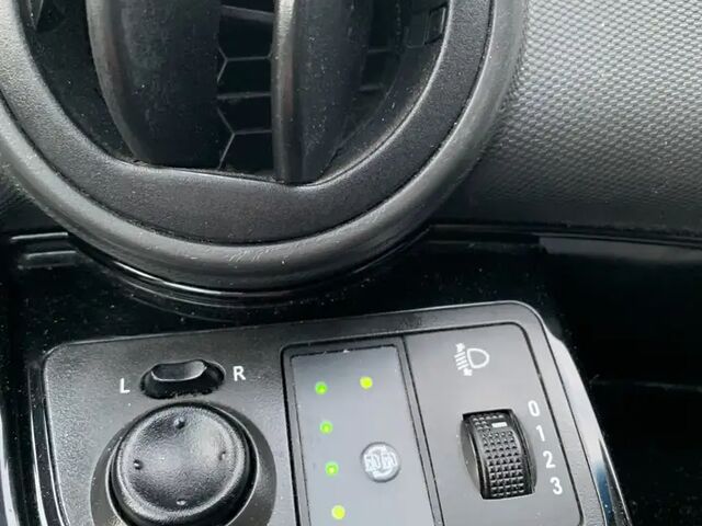 Шевроле Спарк 2012 в Европе на Automoto.ua Белый Шевроле Спарк, объемом двигателя 1 л и пробегом 365 тыс. км за 1577 $, фото 13 на Automoto.ua