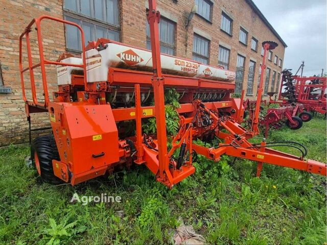 Кун Другая 2008 в Звенигородка на Automoto.ua Красный Кун Другая, объемом двигателя 0 л и пробегом 0 тыс. км за 17795 $, фото 1 на Automoto.ua