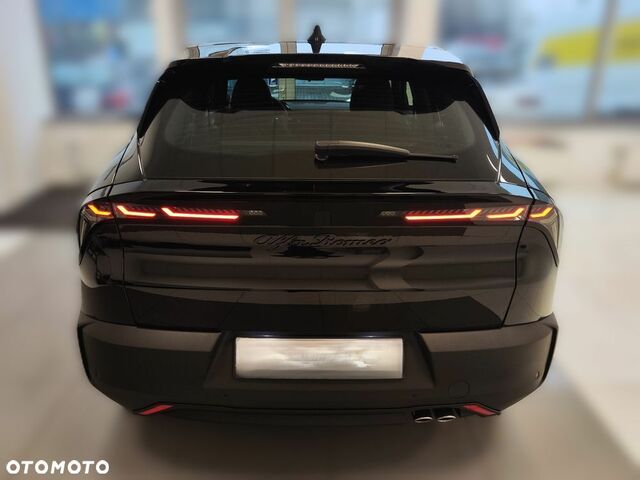 Альфа Ромео Джуніор 2025 у Європі на Automoto.ua Чорний Альфа Ромео Джуніор, об'ємом двигуна 1 л та пробігом 1 тис. км за 29540 $, фото 4 на Automoto.ua