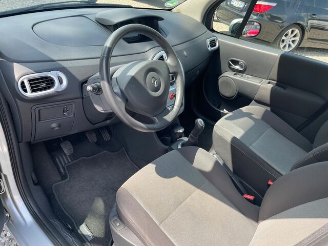 Рено Модус 2006 у Європі на Automoto.ua Сірий Рено Модус, об'ємом двигуна 1.15 л та пробігом 104 тис. км за 3842 $, фото 9 на Automoto.ua