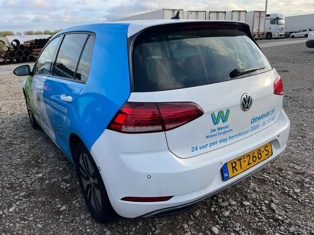 Фольксваген e-Golf 2018 у Європі на Automoto.ua Чорний Фольксваген e-Golf, об'ємом двигуна 0 л та пробігом 160 тис. км за 6999 $, фото 1 на Automoto.ua