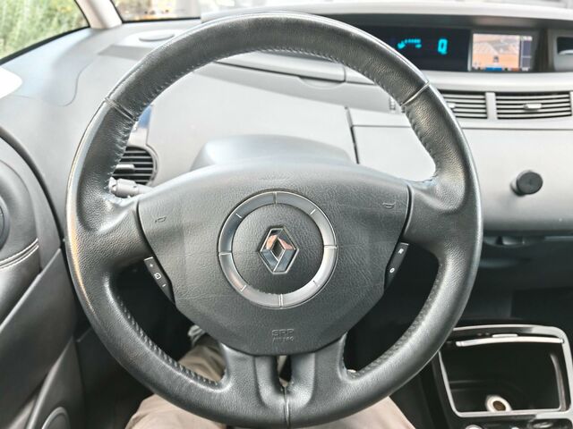 Рено Гранд Эспейс 2012 в Европе на Automoto.ua Серебряный Рено Гранд Эспейс, объемом двигателя 2 л и пробегом 257 тыс. км за 4590 $, фото 15 на Automoto.ua