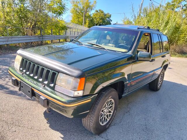 Джип Гранд Чероки 1995 в Европе на Automoto.ua Зеленый Джип Гранд Чероки, объемом двигателя 5.22 л и пробегом 187 тыс. км за 9342 $, фото 1 на Automoto.ua