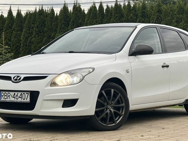 Хендай i30, об'ємом двигуна 1.4 л та пробігом 151 тис. км за 4082 $, фото 8 на Automoto.ua