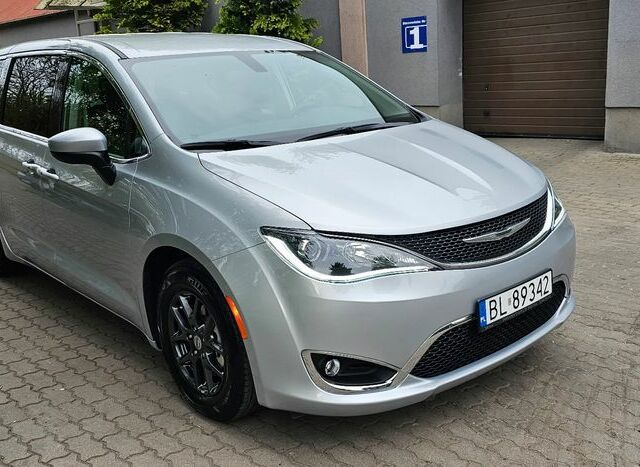 Крайслер Pacifica 2022 у Європі на Automoto.ua Сірий Крайслер Pacifica, об'ємом двигуна 3.61 л та пробігом 87 тис. км за 28766 $, фото 33 на Automoto.ua