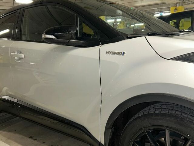 Тойота C-HR 2021 в Европе на Automoto.ua Серый Тойота C-HR, объемом двигателя 1 л и пробегом 34 тыс. км за 115000 $, фото 4 на Automoto.ua