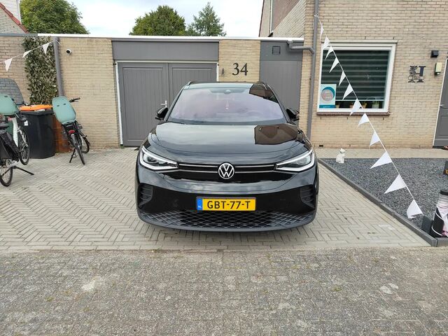 Фольксваген ID.4 2024 в Европе на Automoto.ua Черный Фольксваген ID.4, объемом двигателя 0 л и пробегом 30 тыс. км за 40246 $, фото 2 на Automoto.ua