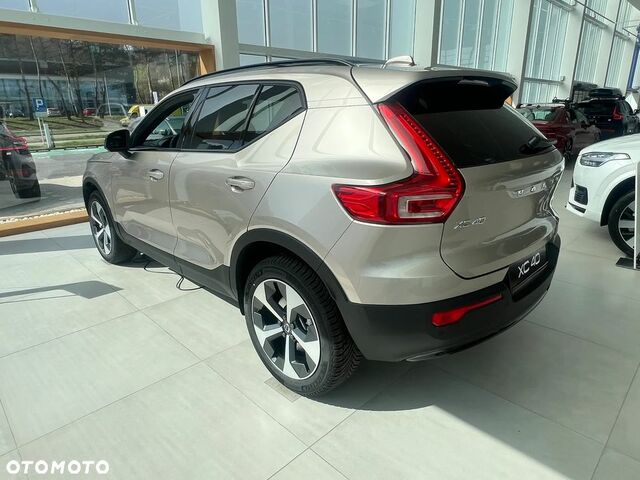 Вольво XC40, объемом двигателя 1.97 л и пробегом 10 тыс. км за 44492 $, фото 11 на Automoto.ua