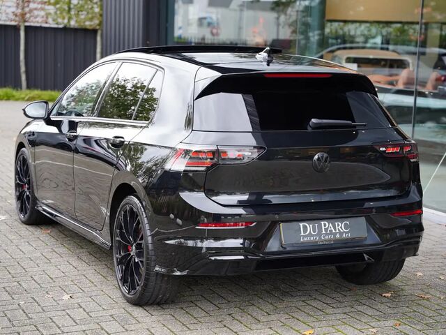 Фольксваген Golf GTE 2025 в Европе на Automoto.ua Черный Фольксваген Golf GTE, объемом двигателя 1.5 л и пробегом 10 тыс. км за 65086 $, фото 2 на Automoto.ua