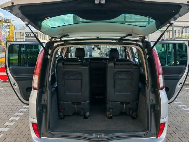 Рено Гранд Эспейс 2012 в Европе на Automoto.ua Серебряный Рено Гранд Эспейс, объемом двигателя 2 л и пробегом 257 тыс. км за 4590 $, фото 7 на Automoto.ua