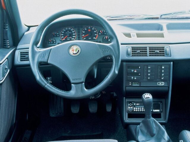 Альфа Ромео 146, Хетчбек 1995 - 2001 Alfa  2.0 16V T.S.
