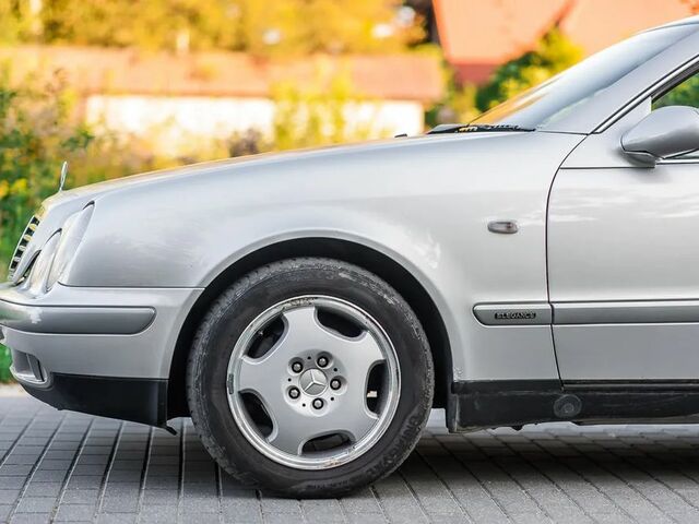 Мерседес ЦЛК-Клас 1997 у Європі на Automoto.ua Сірий Мерседес ЦЛК-Клас, об'ємом двигуна 2.3 л та пробігом 173 тис. км за 15900 $, фото 11 на Automoto.ua