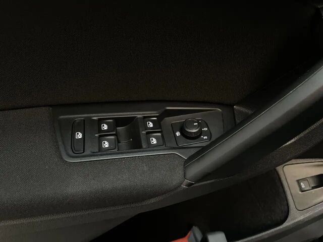 Фольксваген Тигуан 2020 в Европе на Automoto.ua Черный Фольксваген Тигуан, объемом двигателя 1.5 л и пробегом 157 тыс. км за 26151 $, фото 20 на Automoto.ua