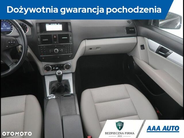 Мерседес Ц-Класс 2008 в Европе на Automoto.ua Черный Мерседес Ц-Класс, объемом двигателя 1 л и пробегом 212 тыс. км за 6538 $, фото 8 на Automoto.ua