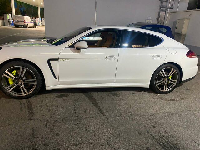 Білий Порше Panamera, об'ємом двигуна 3 л та пробігом 23 тис. км за 45248 $, фото 1 на Automoto.ua