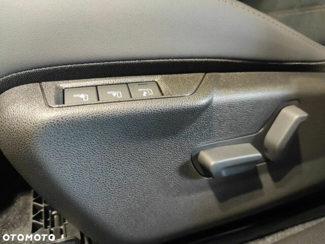 Альфа Ромео Джуниор 2025 в Европе на Automoto.ua Черный Альфа Ромео Джуниор, объемом двигателя 1 л и пробегом 6 тыс. км за 33681 $, фото 21 на Automoto.ua