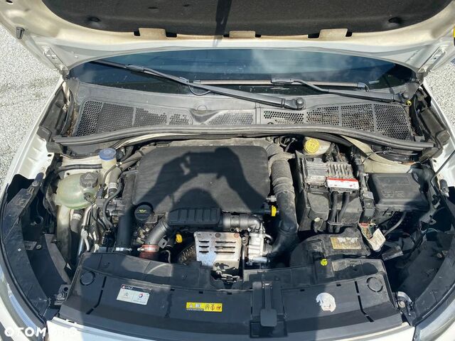 Сітроен C4 Кактус, об'ємом двигуна 1.2 л та пробігом 151 тис. км за 3650 $, фото 11 на Automoto.ua