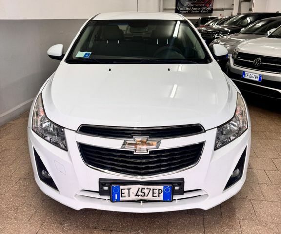 Шевроле Круз 2014 в Европе на Automoto.ua Белый Шевроле Круз, объемом двигателя 1.69 л и пробегом 220 тыс. км за 4673 $, фото 1 на Automoto.ua