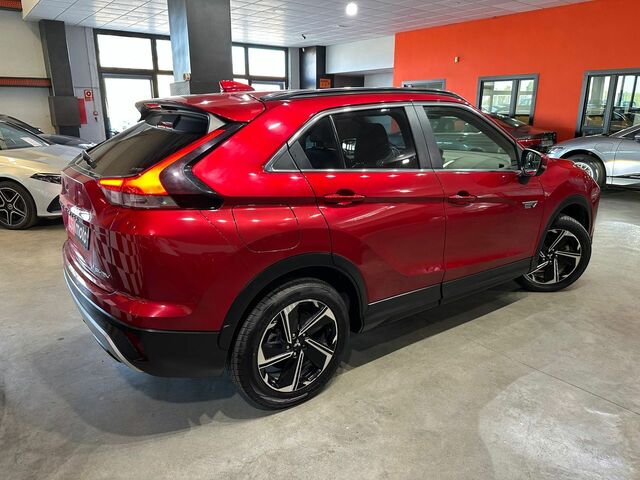 Міцубісі Eclipse Cross 2022 у Європі на Automoto.ua Червоний Міцубісі Eclipse Cross, об'ємом двигуна 2.36 л та пробігом 93 тис. км за 22219 $, фото 5 на Automoto.ua