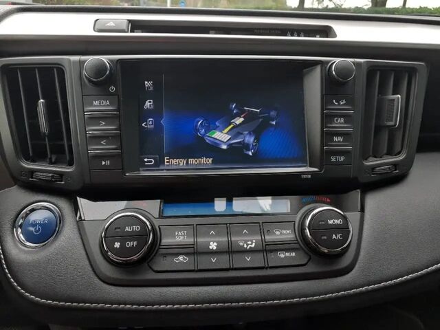 Тойота РАВ 4 2017 в Европе на Automoto.ua Белый Тойота РАВ 4, объемом двигателя 2.49 л и пробегом 114 тыс. км за 26718 $, фото 13 на Automoto.ua