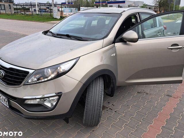 Кіа Sportage, об'ємом двигуна 1.59 л та пробігом 131 тис. км за 12516 $, фото 18 на Automoto.ua