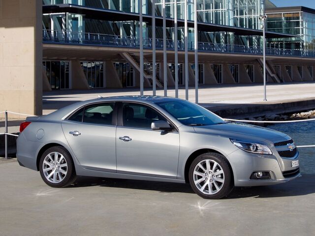 Шевроле Малібу, Седан 2012 - н.в. V 2.4 i 16V (182 Hp)