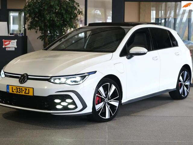 Фольксваген Golf GTE 2020 у Європі на Automoto.ua Білий Фольксваген Golf GTE, об'ємом двигуна 1.4 л та пробігом 78 тис. км за 31986 $, фото 1 на Automoto.ua