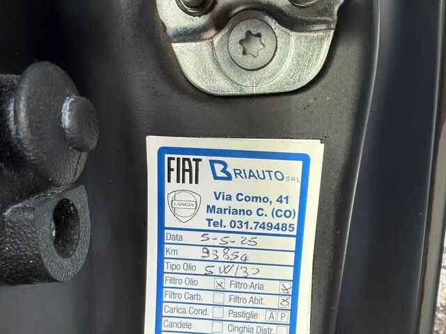 Ніссан 370 З 2013 у Європі на Automoto.ua Чорний Ніссан 370 З, об'ємом двигуна 3.7 л та пробігом 94 тис. км за 25658 $, фото 4 на Automoto.ua