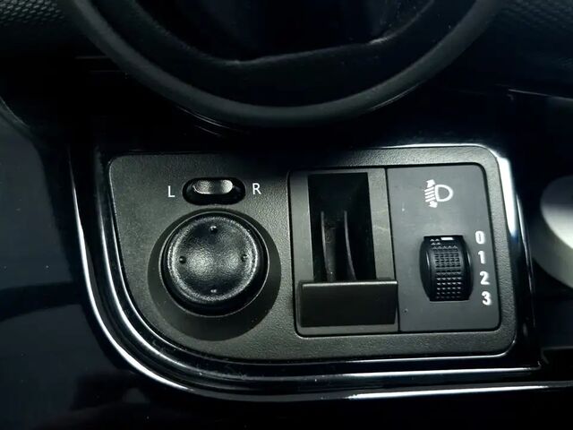 Шевроле Спарк 2010 в Европе на Automoto.ua Серебряный Шевроле Спарк, объемом двигателя 1 л и пробегом 87 тыс. км за 3798 $, фото 10 на Automoto.ua