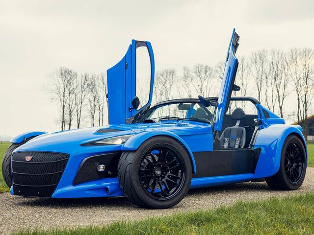 Синий Donkervoort D8, объемом двигателя 2.48 л и пробегом 1 тыс. км за 261614 $, фото 8 на Automoto.ua