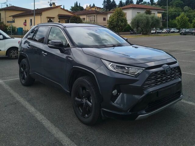 Тойота РАВ 4 2019 у Європі на Automoto.ua Сірий Тойота РАВ 4, об'ємом двигуна 2.49 л та пробігом 94 тис. км за 27570 $, фото 1 на Automoto.ua