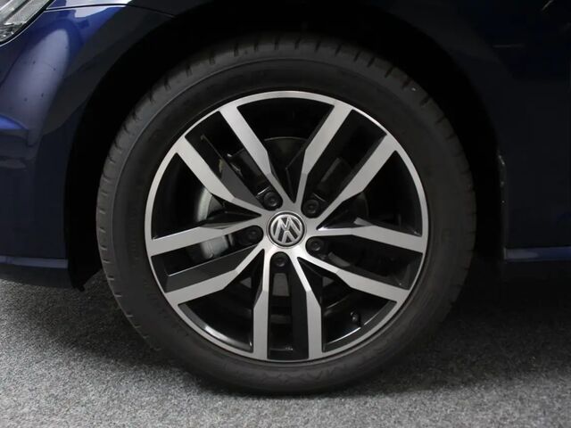 Фольксваген e-Golf 2019 у Європі на Automoto.ua Синій Фольксваген e-Golf, об'ємом двигуна 0 л та пробігом 106 тис. км за 15417 $, фото 1 на Automoto.ua