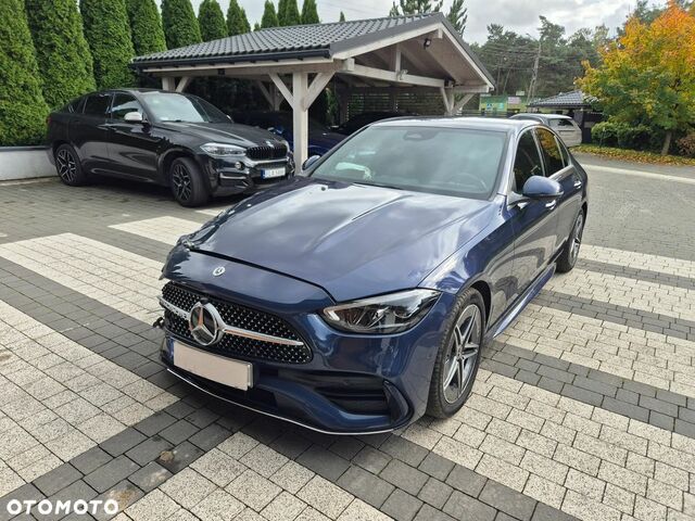 Мерседес Ц-Клас 2023 у Європі на Automoto.ua Синій Мерседес Ц-Клас, об'ємом двигуна 1 л та пробігом 32 тис. км за 23366 $, фото 2 на Automoto.ua